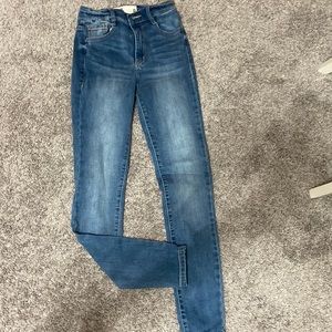 Garage skinny jeans without rips